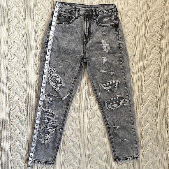 👖2 for $30👖 American Eagle Distressed Grey Denim Mom Jeans - SHORT - Picture 9 of 11